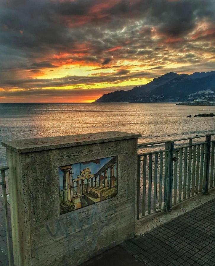 Salifornia Casa Vacanze Apartment Salerno Luaran gambar
