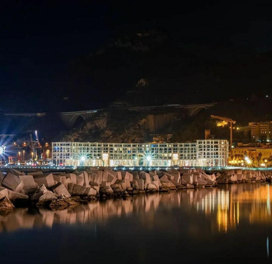 Salifornia Casa Vacanze Apartment Salerno Luaran gambar