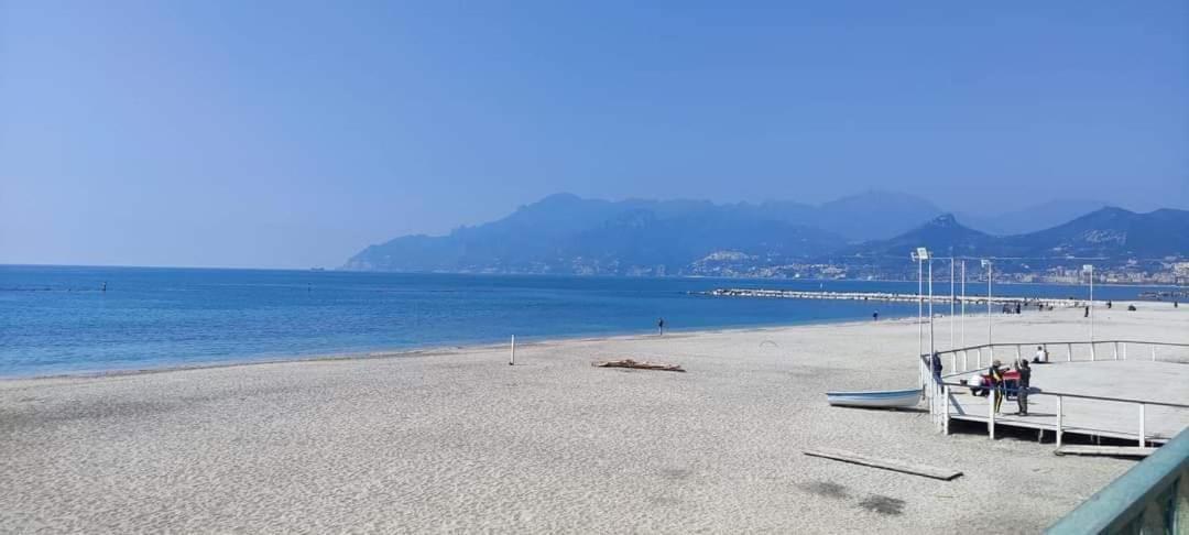 Salifornia Casa Vacanze Apartment Salerno Luaran gambar