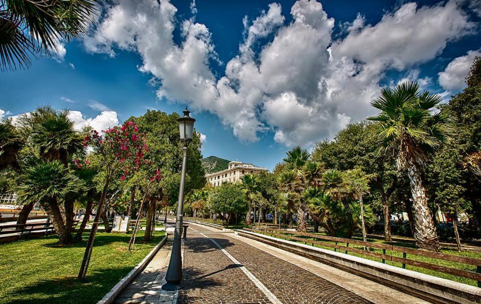 Salifornia Casa Vacanze Apartment Salerno Luaran gambar
