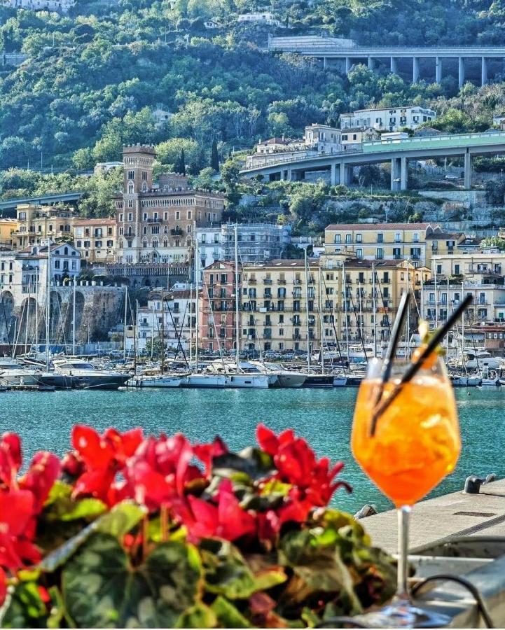 Salifornia Casa Vacanze Apartment Salerno Luaran gambar