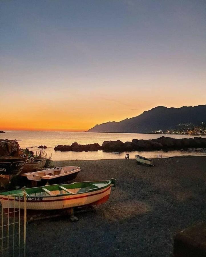 Salifornia Casa Vacanze Apartment Salerno Luaran gambar