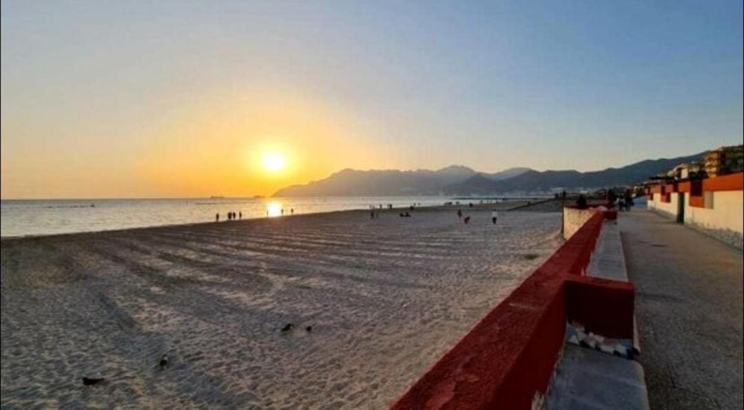 Salifornia Casa Vacanze Apartment Salerno Luaran gambar