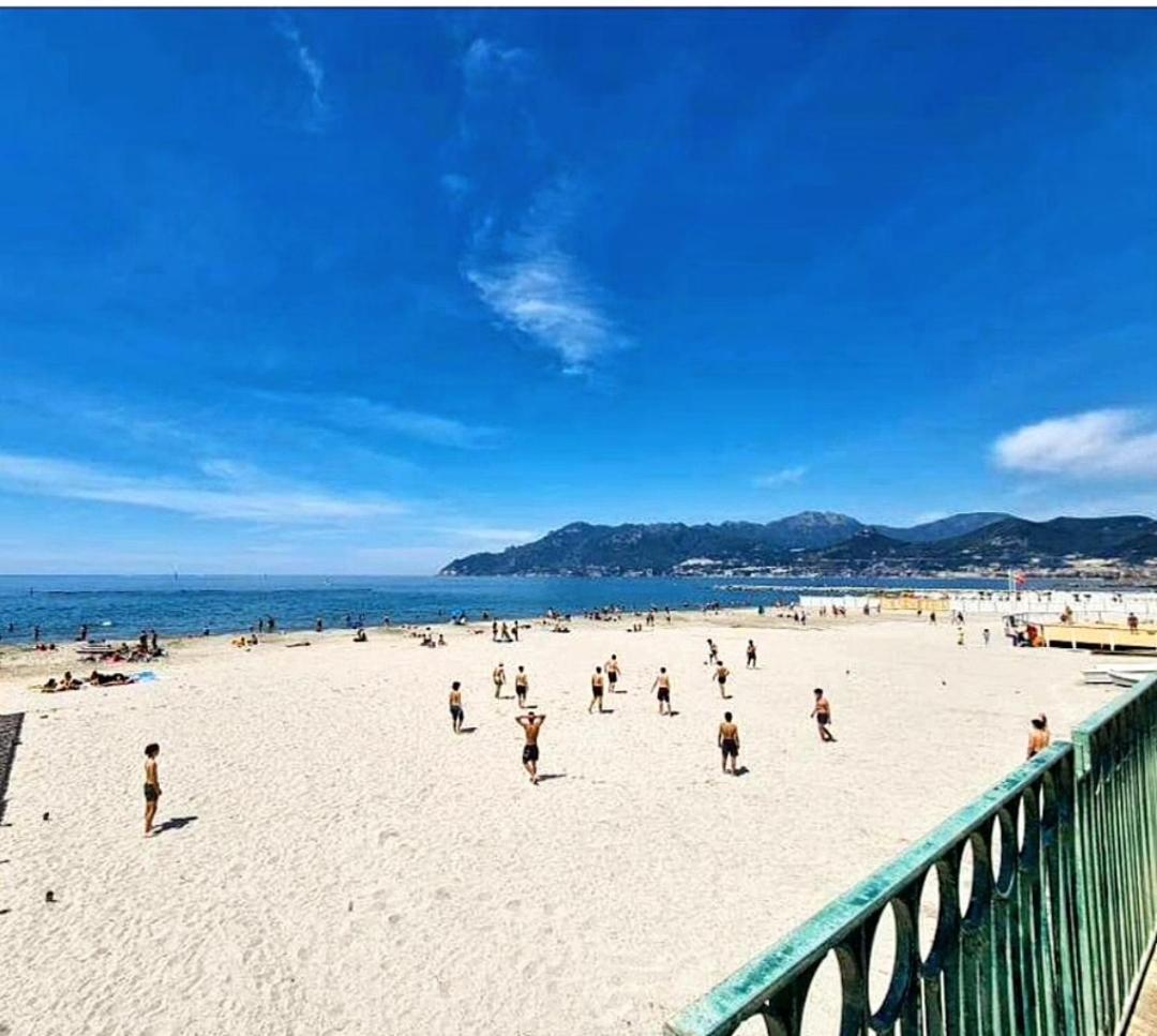 Salifornia Casa Vacanze Apartment Salerno Luaran gambar